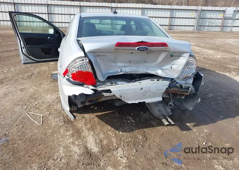 2010 Ford Fusion Hybrid z USA, uszkodzony, nr VIN 3FADP0L32AR325369